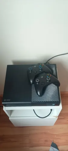 Vendo Xbox one fat 1TB 