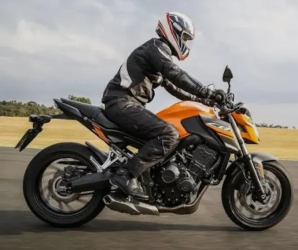 CB 650F, APENAS 8500KM