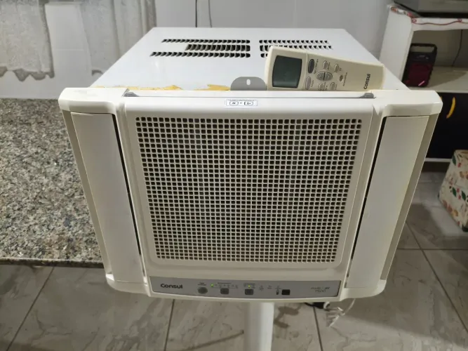 AR condicionado Consul 7.500 Btus, gelando bem