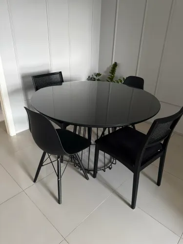 Mesa com cadeiras TokStok