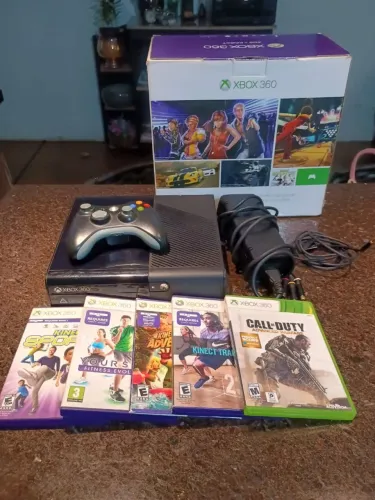 Xbox 360 super slim com Kinect jogos e manete