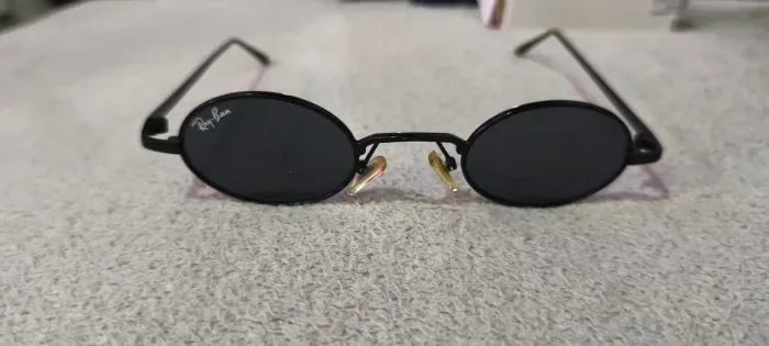 Óculos Rayban oval (vilão)