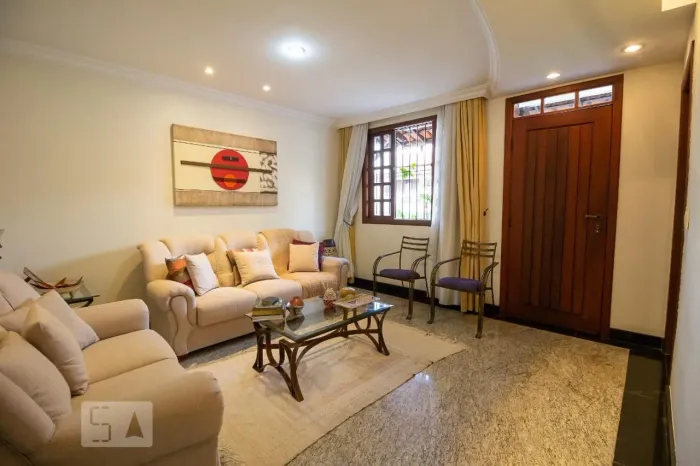 Casa à Venda - Heliópolis, 4 Quartos, 300 m2