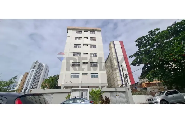 Condomínio Luciana / Apartamento a venda por R$ 450.000,00 no Aldeota com 165 m².