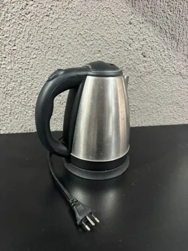 Chaleira Elétrica Britânia 1,8L ? Inox, Potente e Prática