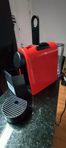 Cafeteira Nespresso Essenza Mini