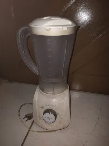 Liquidificador motor funcionando corpo quebrado 