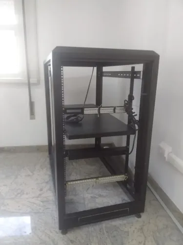 RACK DE REDE E SERVIDOR