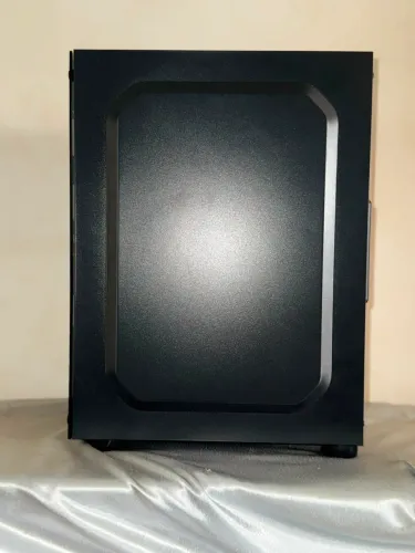 Gabinete Gamer Hayom Mid Tower.