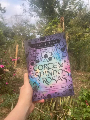 Corte de espinhos e rosas