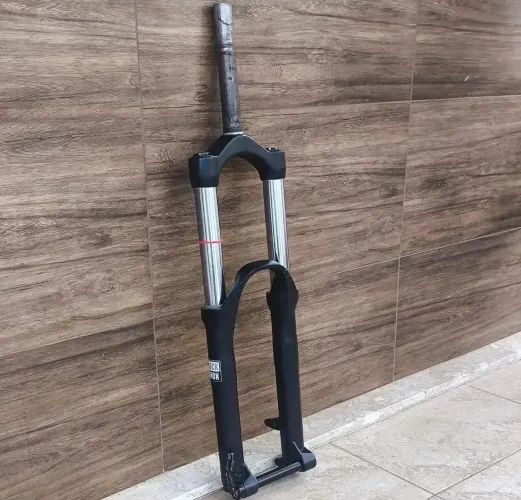 Suspensão Rock Shox Domain R 180mm