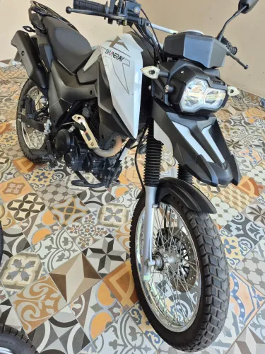 Shineray SHI 175 2025/2025 com apenas 6.206 km rodados.