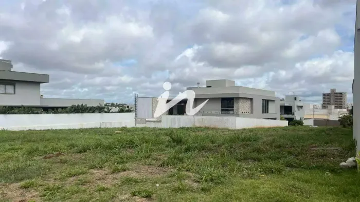 Terreno residencial à venda no Bairro Gávea, Uberlândia - 375m² | Aceita financiamento
