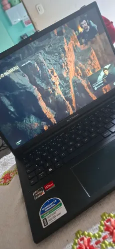 Notebook ASUS Vivobook Go 15 8GB ram, 512 ssd, tela IPS com Placa de Vídeo integrada