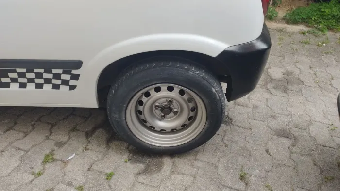 Rodas taludas aro 14 com pneus em bom estado.