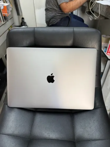 MacBook Pro modelo A-1990 2019 processador Intel core i-7