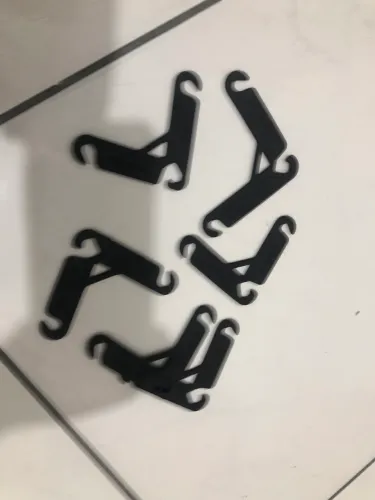 Gancho para pendurar Havaíanas no display.