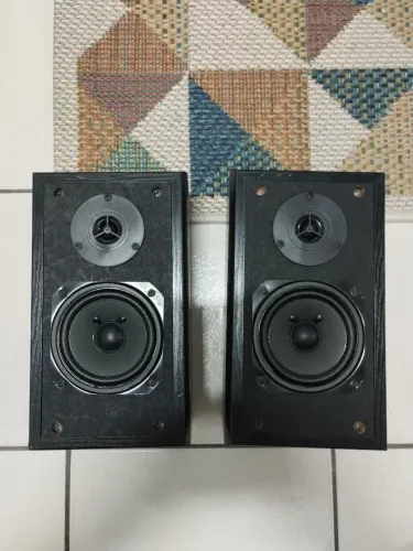 Caixa acústica Bookshelf Yamaha NS-E55
