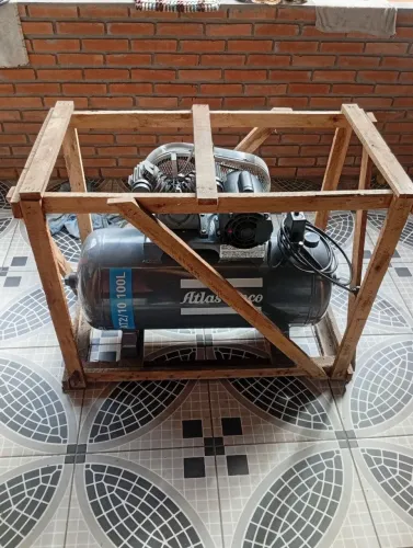 Compressor Atlas Copco AT2/ 10 Pés 100LT 140 Libras