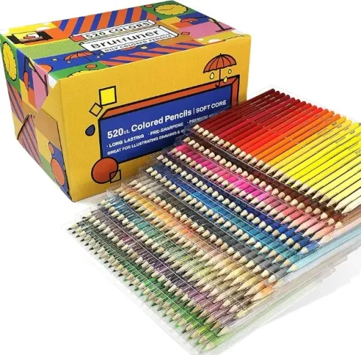 Caixa com 520 lápis de cor. 
