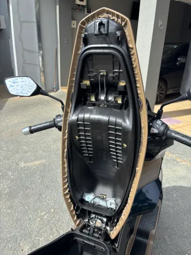 Honda PCX 160 DLX Scooter