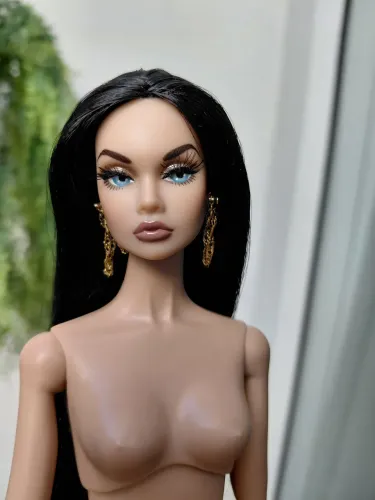 Boneca Fashion Royalt Poppy Parker nua