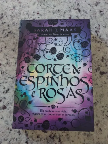 Corte de espinhos e rosas
