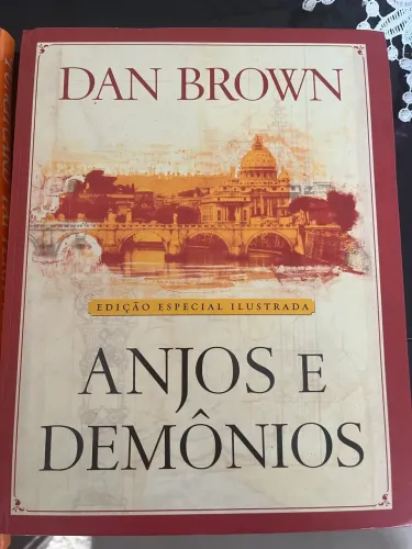 Livro ?Anjos e Demônios?