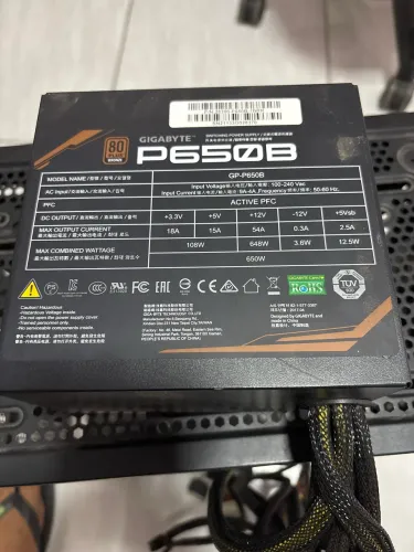 Fonte Gigabyte P650B 650W 80 Plus Bronze (PFC Ativo) - Impecável