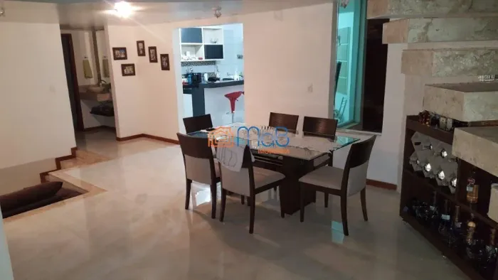 Excelente Casa Duplex de 3 Suites Amplas, uma suite com hidromassagem