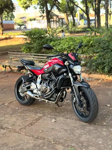 YAMAHA MT07 semi nova 