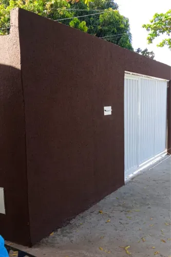 Aluga-se casa  de 2qts no parque Tremendão 