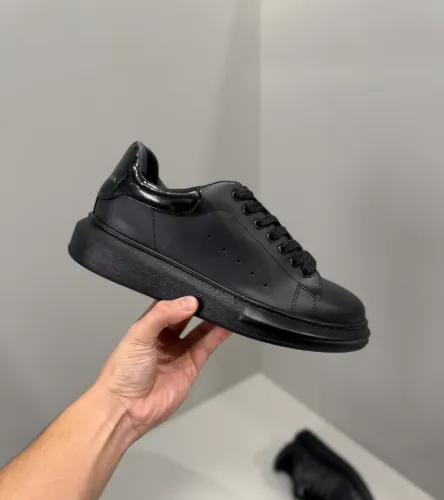 Tênis Alexander McQueen All Black Couro Oversized Solado Alto - Disponível 38 AO 43 