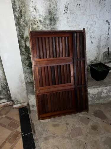 Janela de madeira