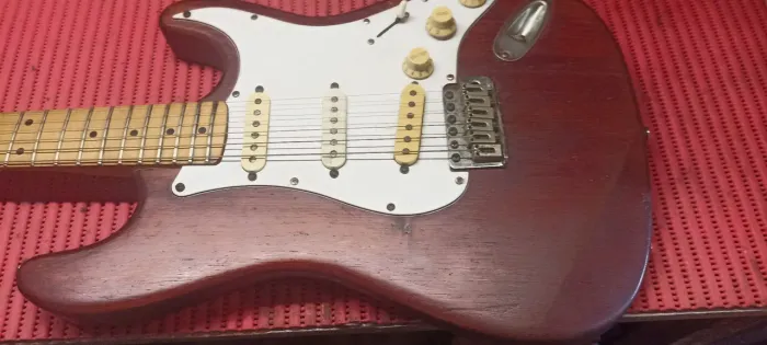 Guitarra gianini stratossonic antiga