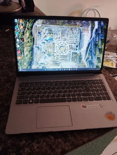 Notebook Lenovo core i3 (usado)