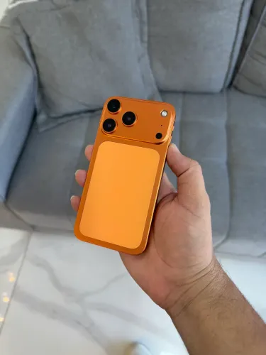 iPhone 11 adaptado para 17 Pro