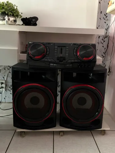 SOM LG 800 W RMS