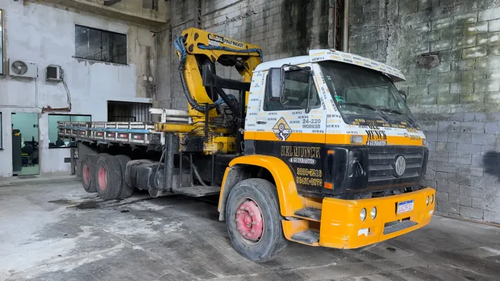 Caminhão munck Volkswagen 24.220 Munck Madal Palfinger 32.500 -