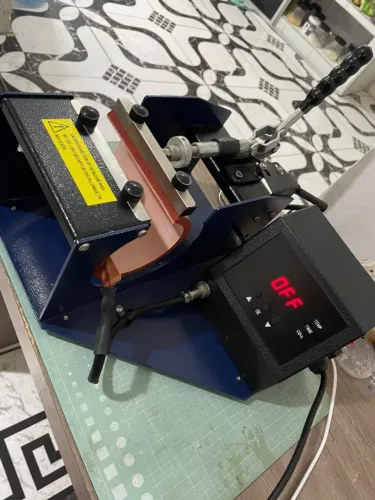 Prensa térmica para canecas 110V