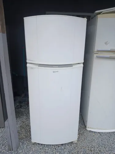 Vendo geladeira Consul de gelo funcionando perfeitamente entrego chama