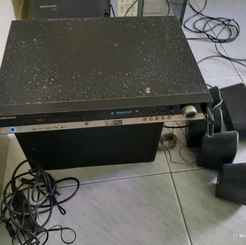 HOME THEATER C/ DVD 5.1 600W C/ USB HT-X20TD/XAZ Samsung retirada de peça 