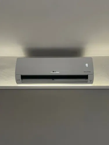 Split LG Inverter 12.000BTUs 220v