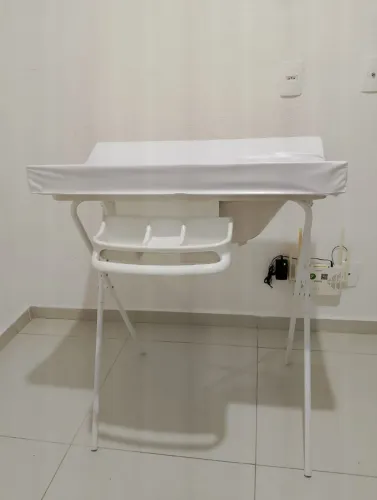 Banheira de bebê com trocador