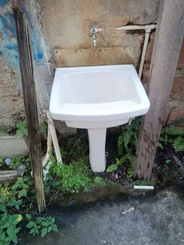 Tanque de lavar Eternit material louça com coluna branco