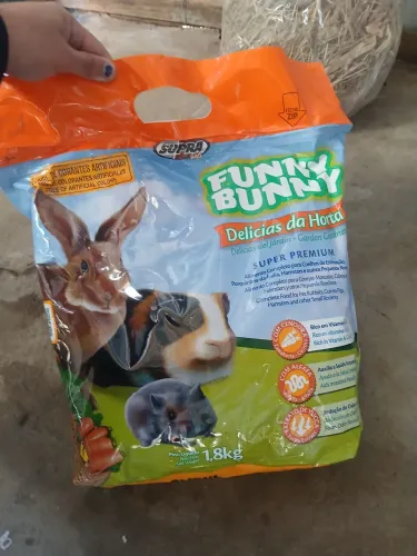 Ração e feno pacote fechado 