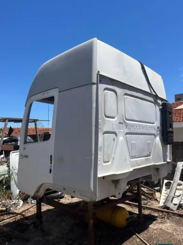 Vendo cabine de caminhão Volkswagen Constellation, modelo 24.280 prime