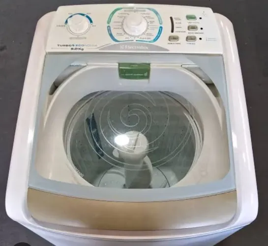 Máquina 8 kg eletrolux top perfeita silenciosa branquinha sem ferrugem