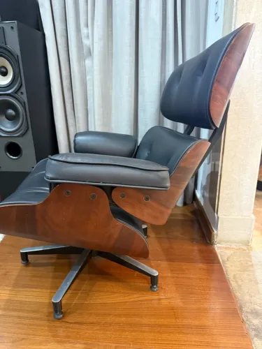 2 poltronas modelo charles Eames lounge chiar