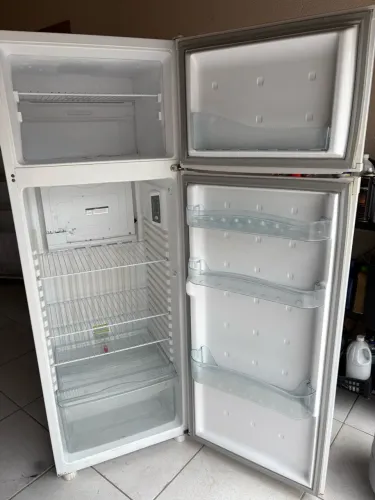 Geladeira consul gelo seco ótimo estado de conservação